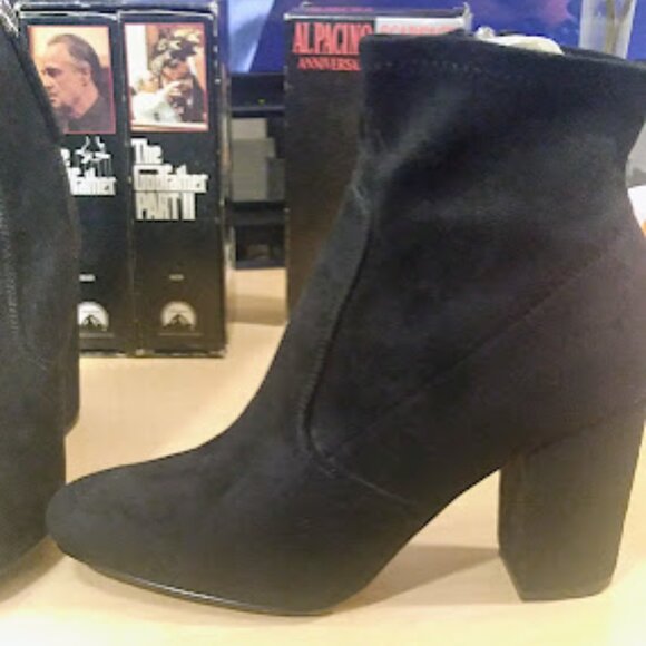 Black Ultra Suede High Heel Gabrielle Ankle Booties Size: 7.5 - Picture 12 of 16